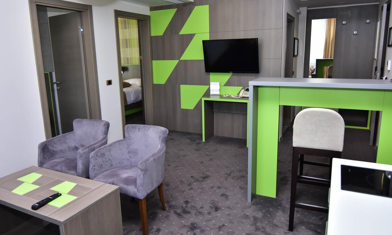 Hotel Kljuc エクステリア 写真