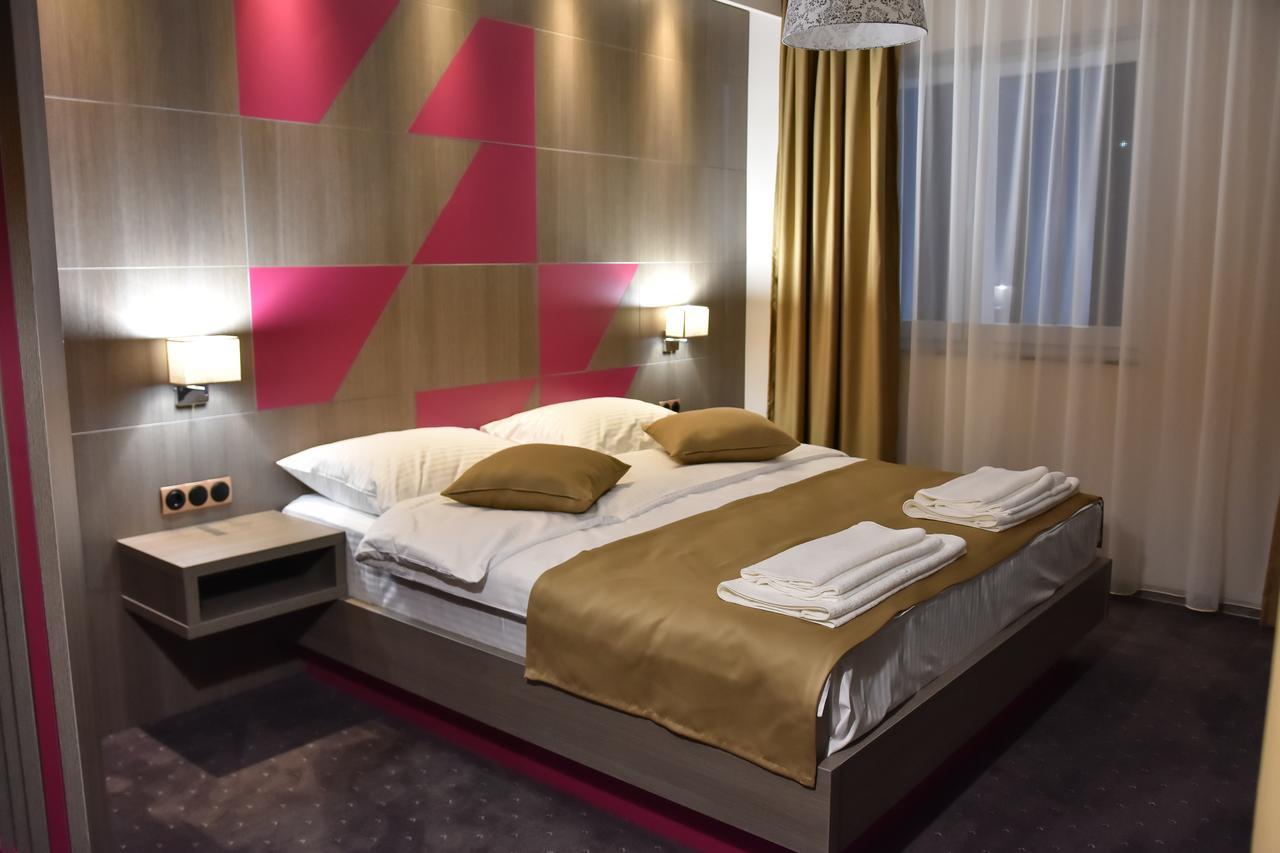 Hotel Kljuc エクステリア 写真