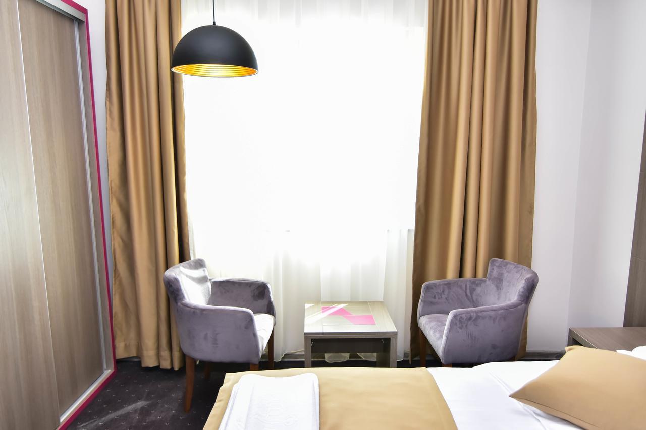 Hotel Kljuc エクステリア 写真