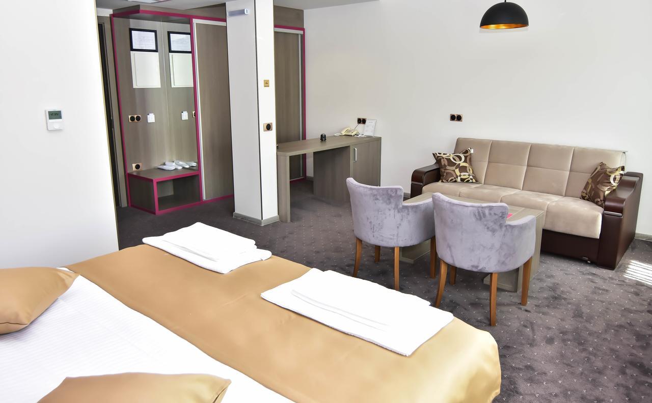 Hotel Kljuc エクステリア 写真