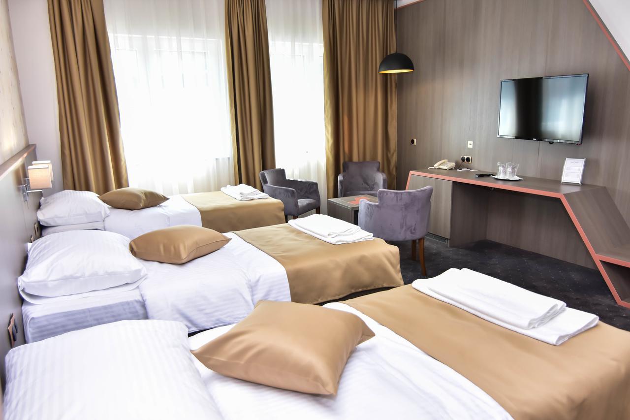 Hotel Kljuc エクステリア 写真