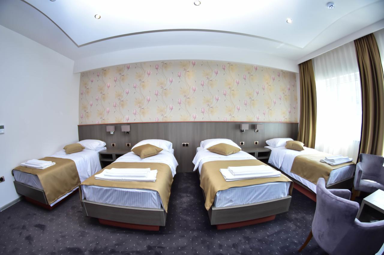 Hotel Kljuc エクステリア 写真