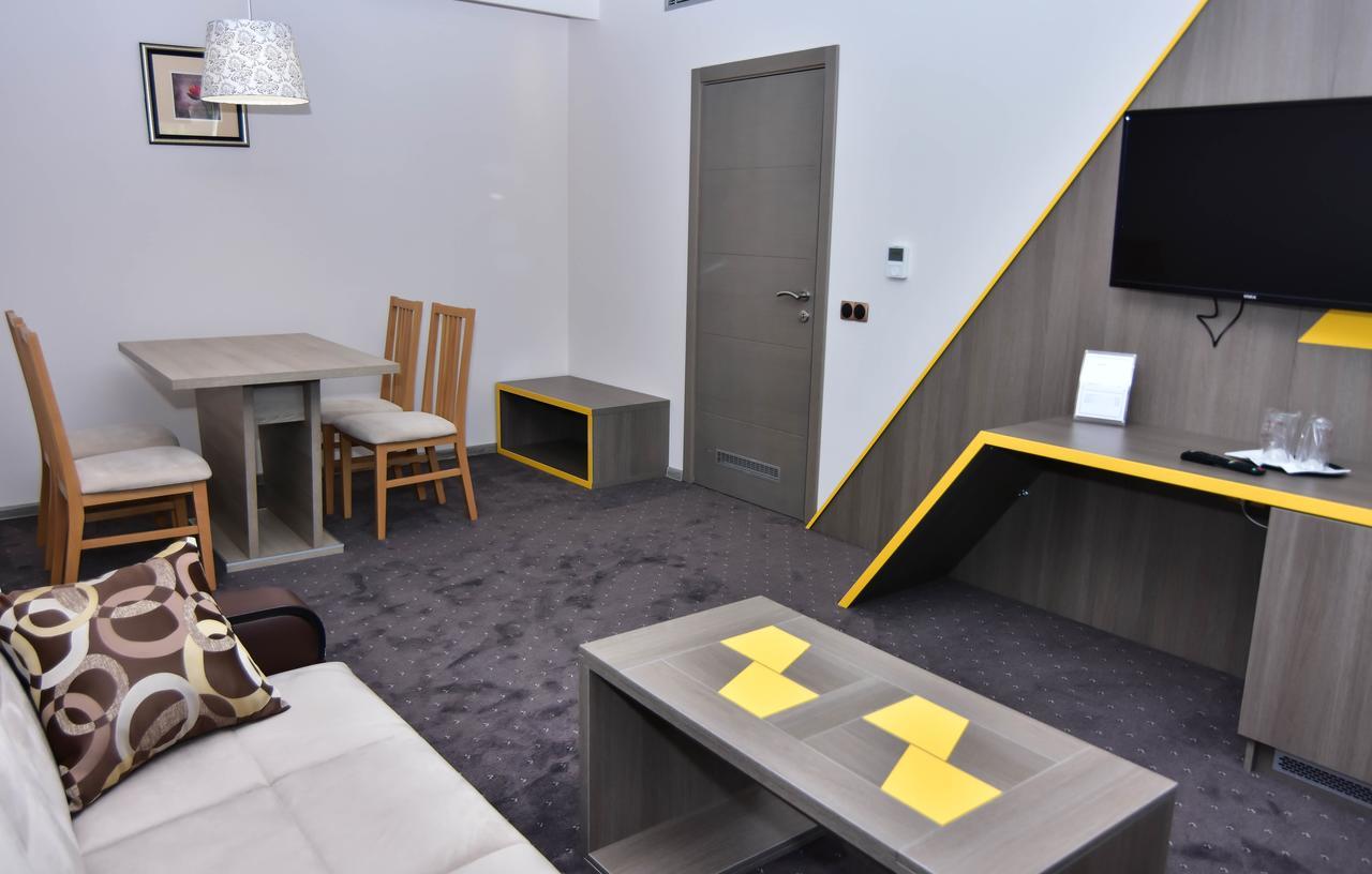 Hotel Kljuc エクステリア 写真